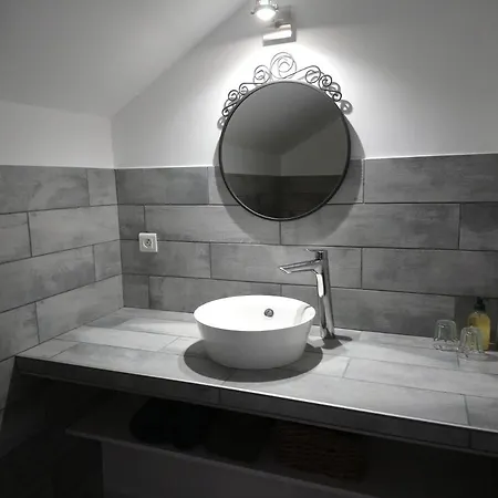 Domaine Les Gandins Bed & Breakfast 2*